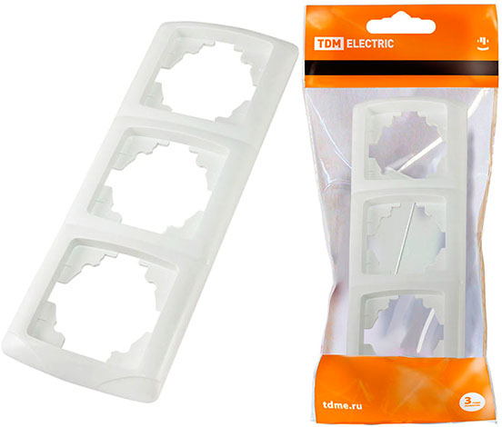 Рамка 3-х постовая горизонтальная белая TDM