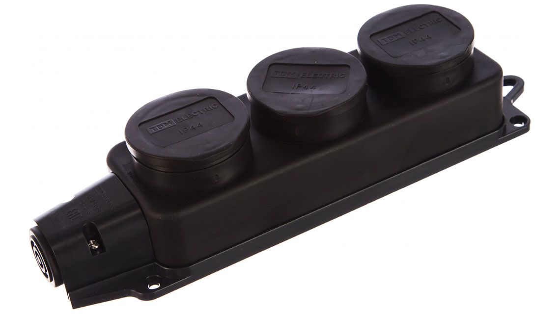 Розетка трехместная с заглушками каучук 16А 220В TDM