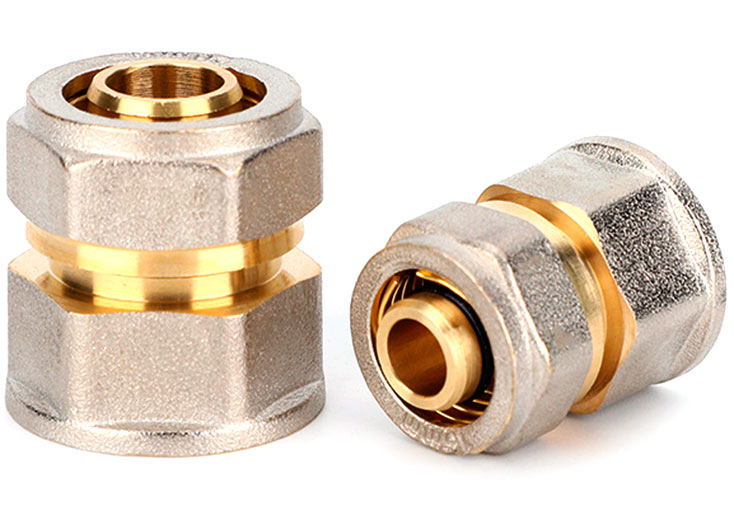 Переходник для металлопластиковой трубы с внутренней резьбой IFAN